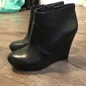 Jessica Simpson black wedge Bootie